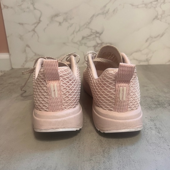 Women's 8.5 no bull trainers - Picture 6 of 6